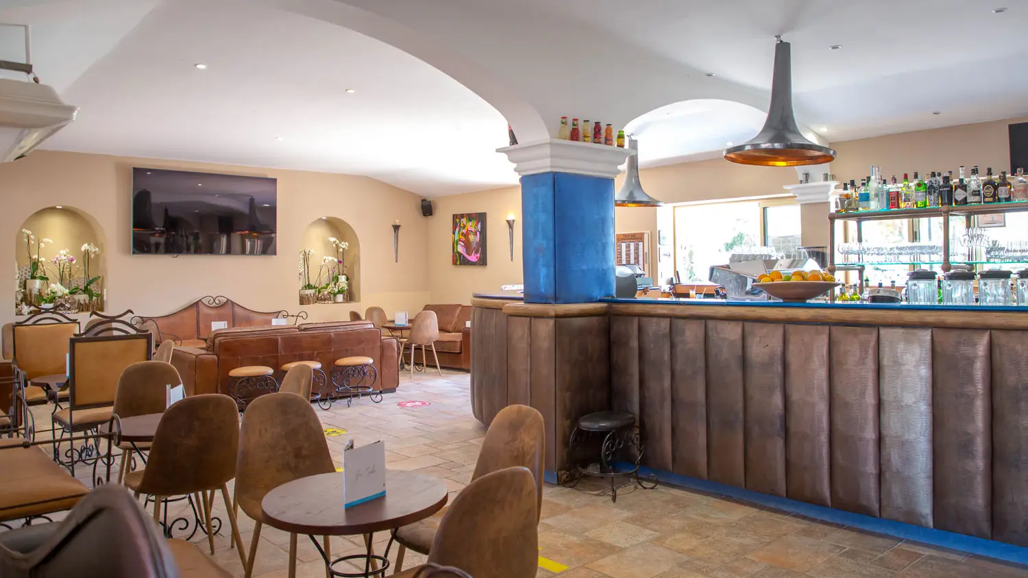 Les Suds bar – interior detail