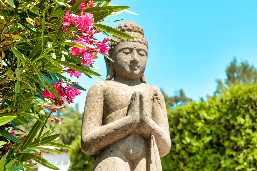 Balinese Buddha and oleanders – Esterel Caravaning