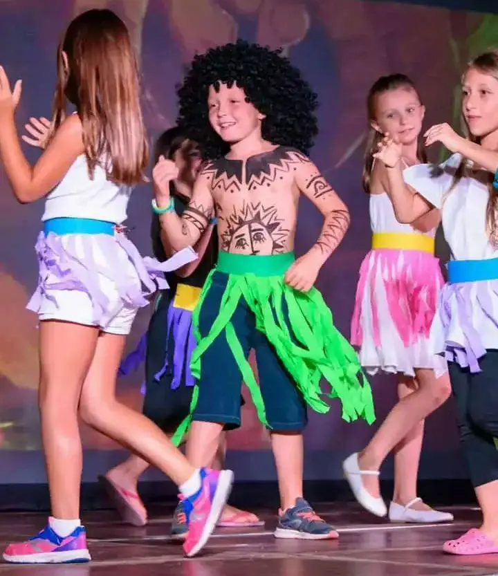 Mini-club show at Esterel Caravaning campsite, children performing on stage