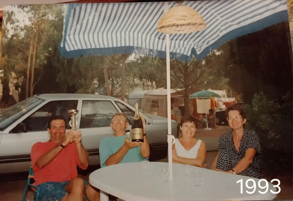Corinne and René Bertrand with campsite friends in 1993 – Esterel Caravaning